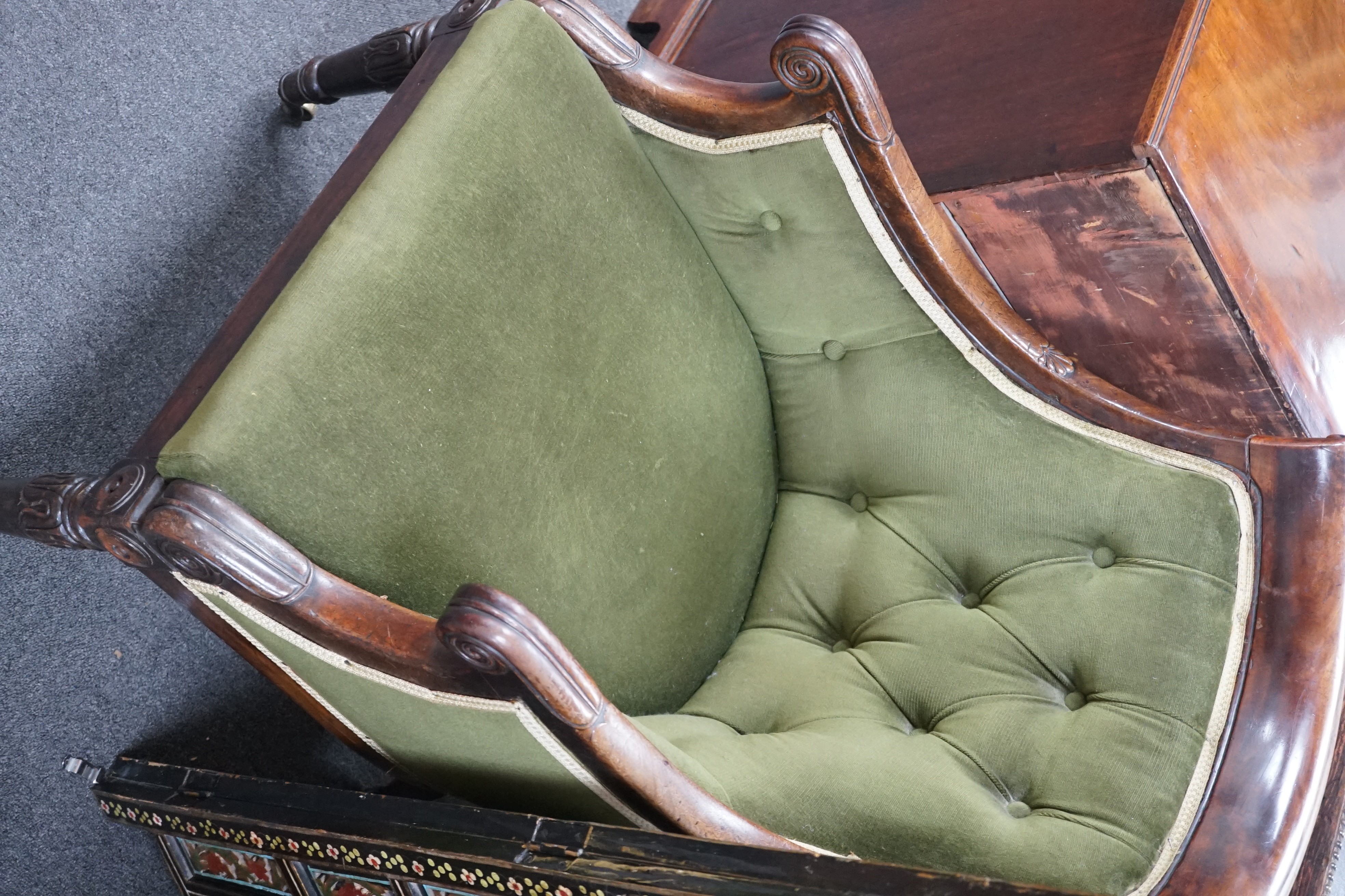 A William IV mahogany library chair, width 61cm depth 64cm height 92cm